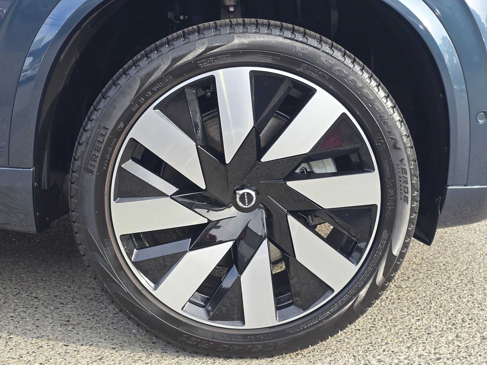 Used 2023 Volvo XC90 T8 Ultimate w/ Protection Package Premier AWD/4WD image 10