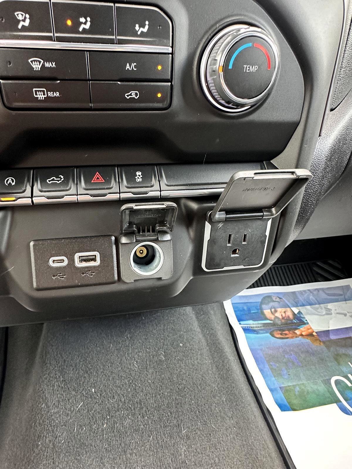 Used 2023 Chevrolet Silverado 1500 Custom image 17