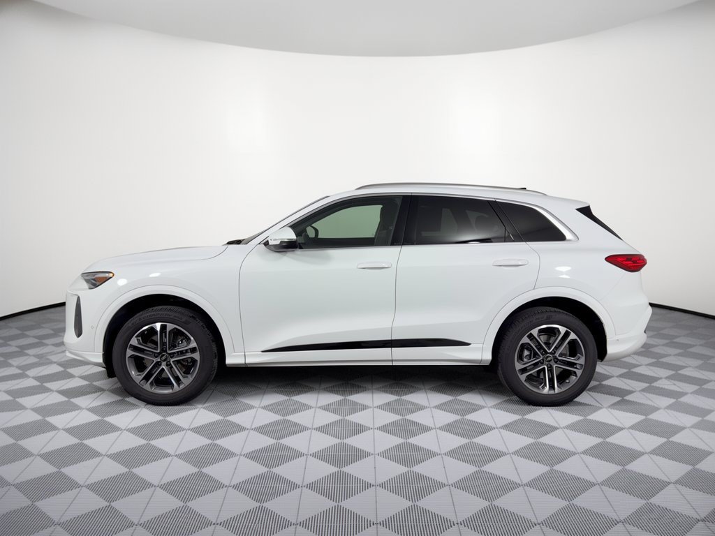 Used 2025 Audi Q5 Premium Plus w/ Premium Plus AWD/4WD image 2