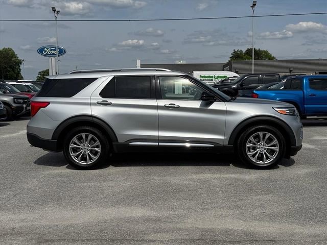 Used 2023 Ford Explorer Limited w/ Equipment Group 301A RWD image 2