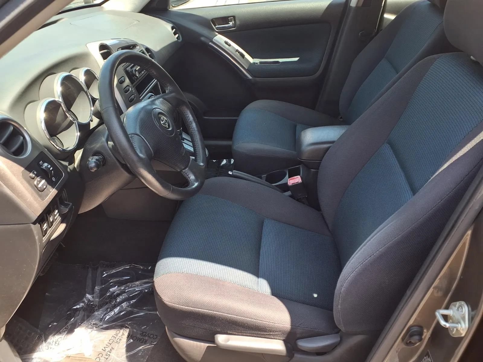 Used 2005 Toyota Matrix XR FWD image 20