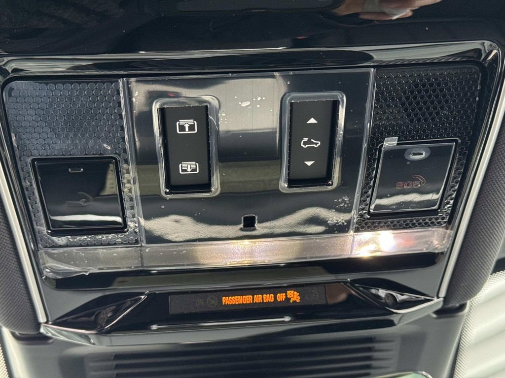 New 2026 Land Rover Range Rover SE image 21