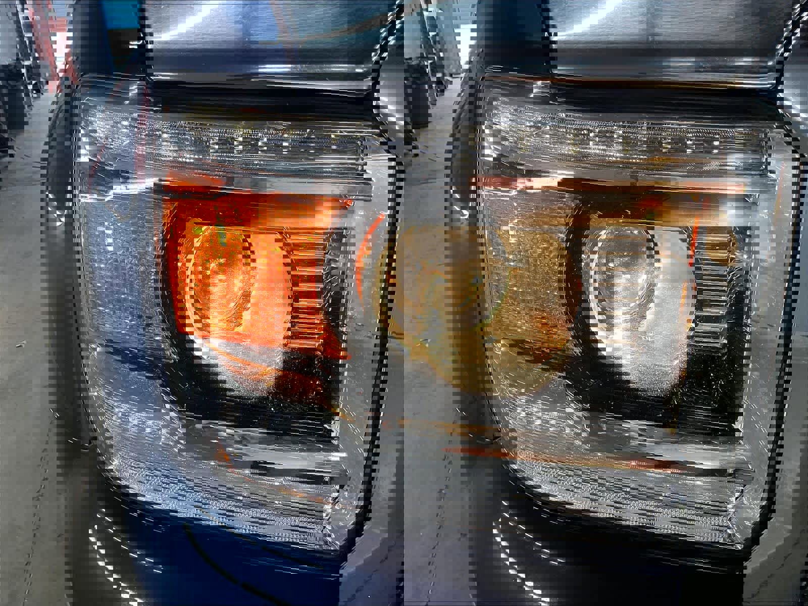 Used 2015 GMC Sierra 1500 SLT w/ SLT Crew Cab Value Package image 29