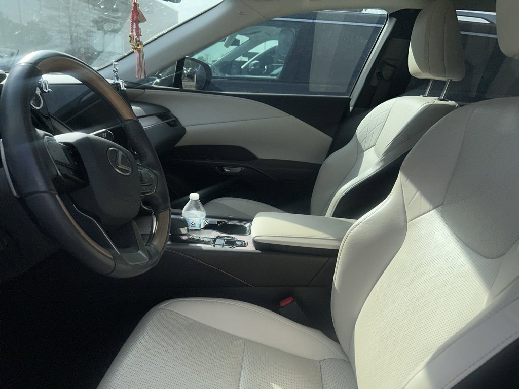 Used 2024 Lexus RX 350 w/ Technology Package image 3