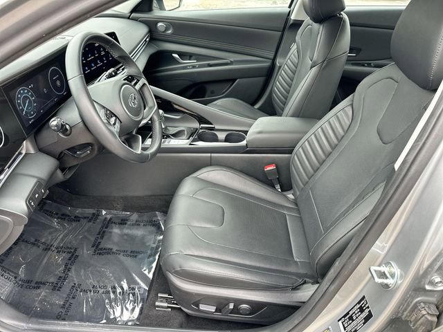 Used 2023 Hyundai Elantra Limited w/ Cargo Package image 15