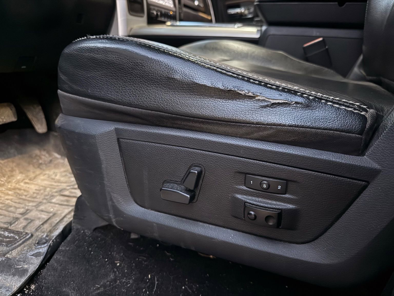 Used 2014 RAM 3500 Laramie image 43