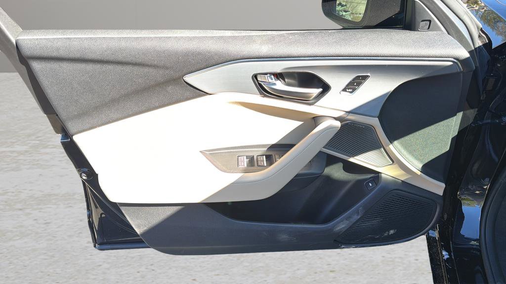 Used 2023 Acura TLX w/ Technology Package image 10