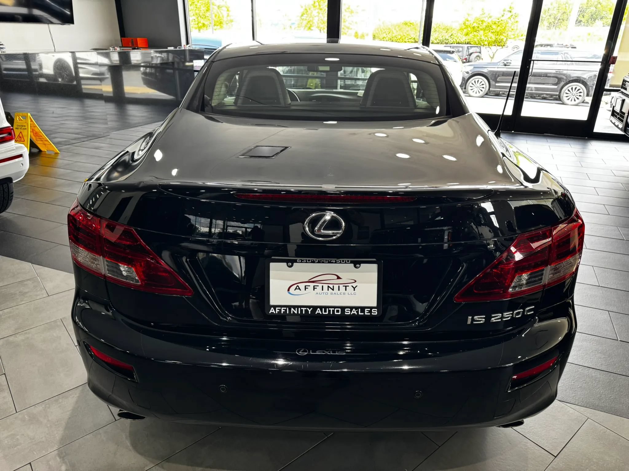 Used 2013 Lexus IS 250C w/ Luxury Pkg RWD image 40