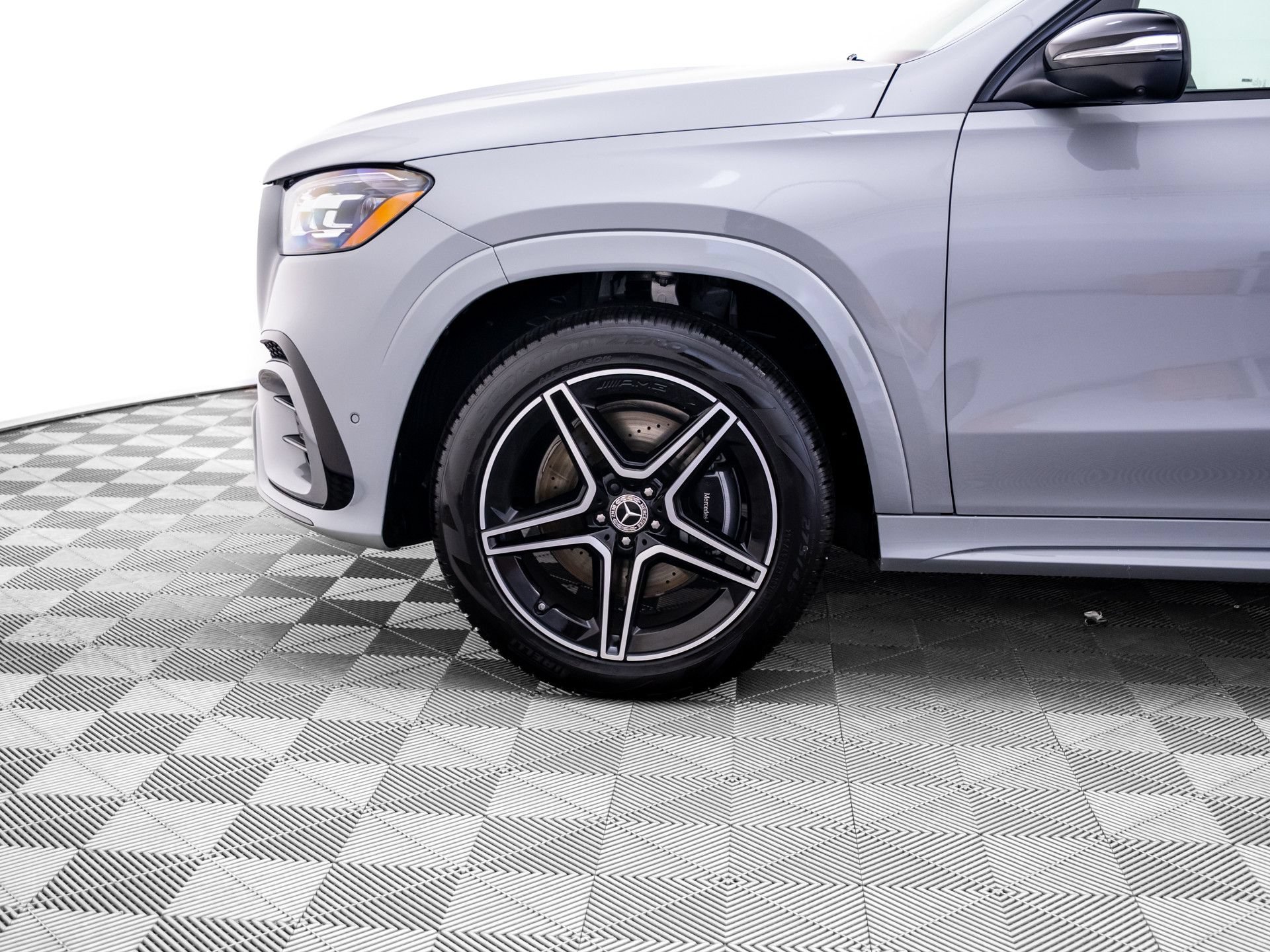 New 2026 Mercedes-Benz GLS 450 4MATIC image 38