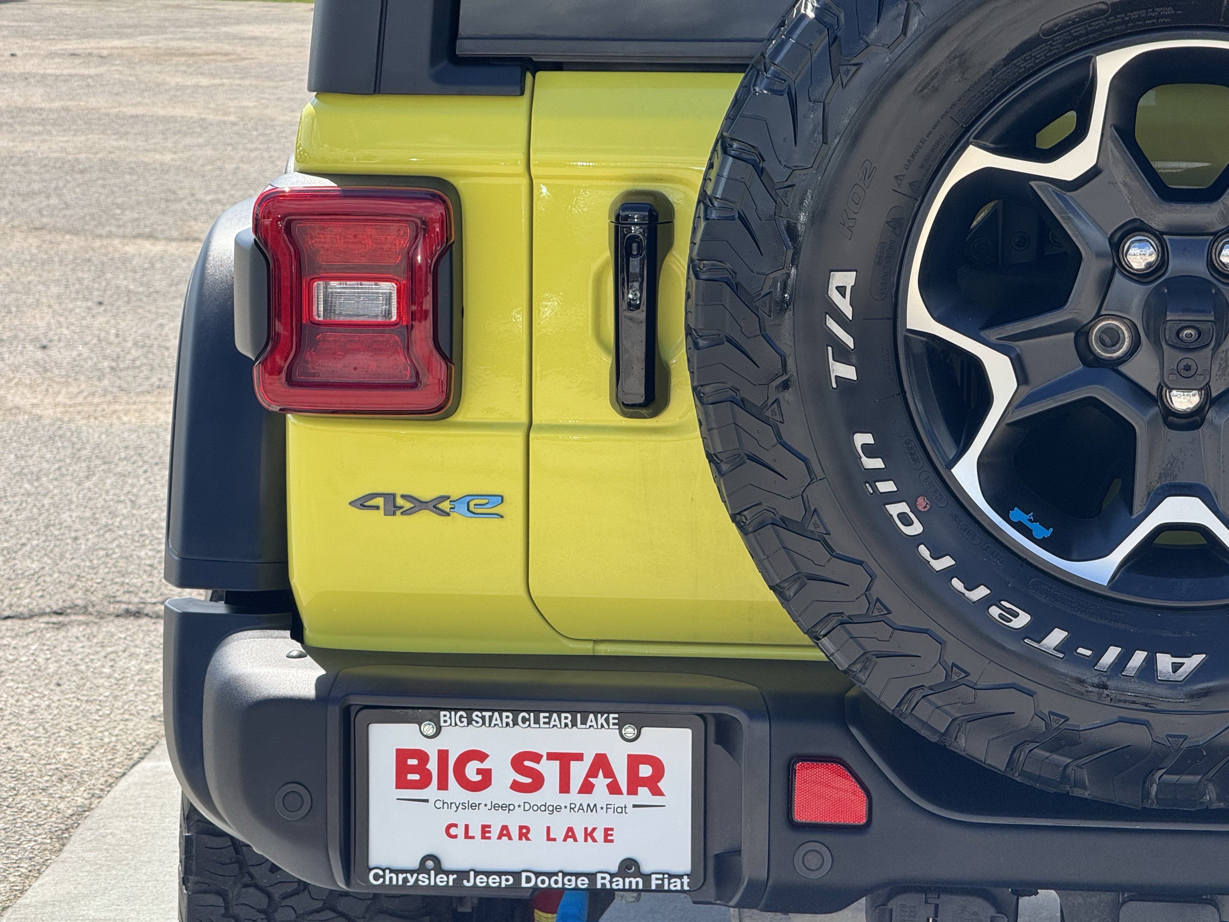 Used 2023 Jeep Wrangler Unlimited Rubicon 4xe w/ Steel Bumper Group image 12