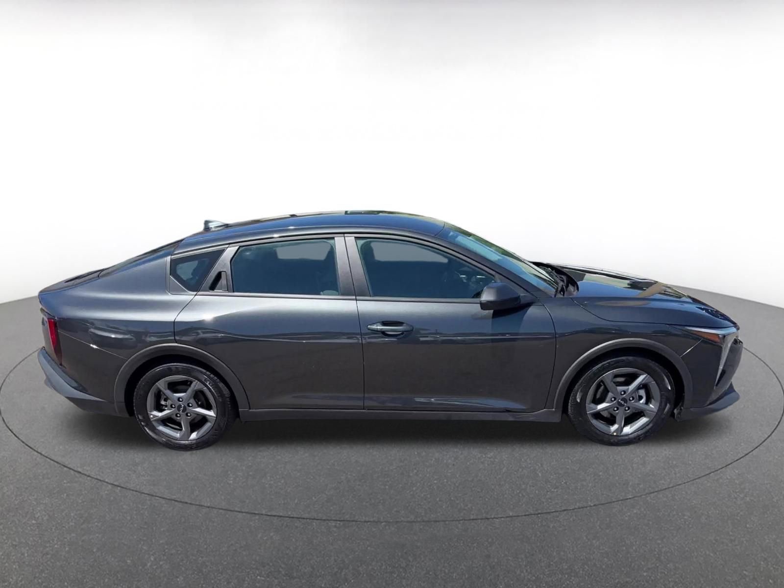 Used 2025 Kia K4 FWD image 16
