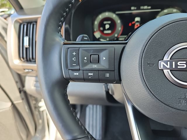 Used 2025 Nissan Pathfinder Platinum FWD image 19