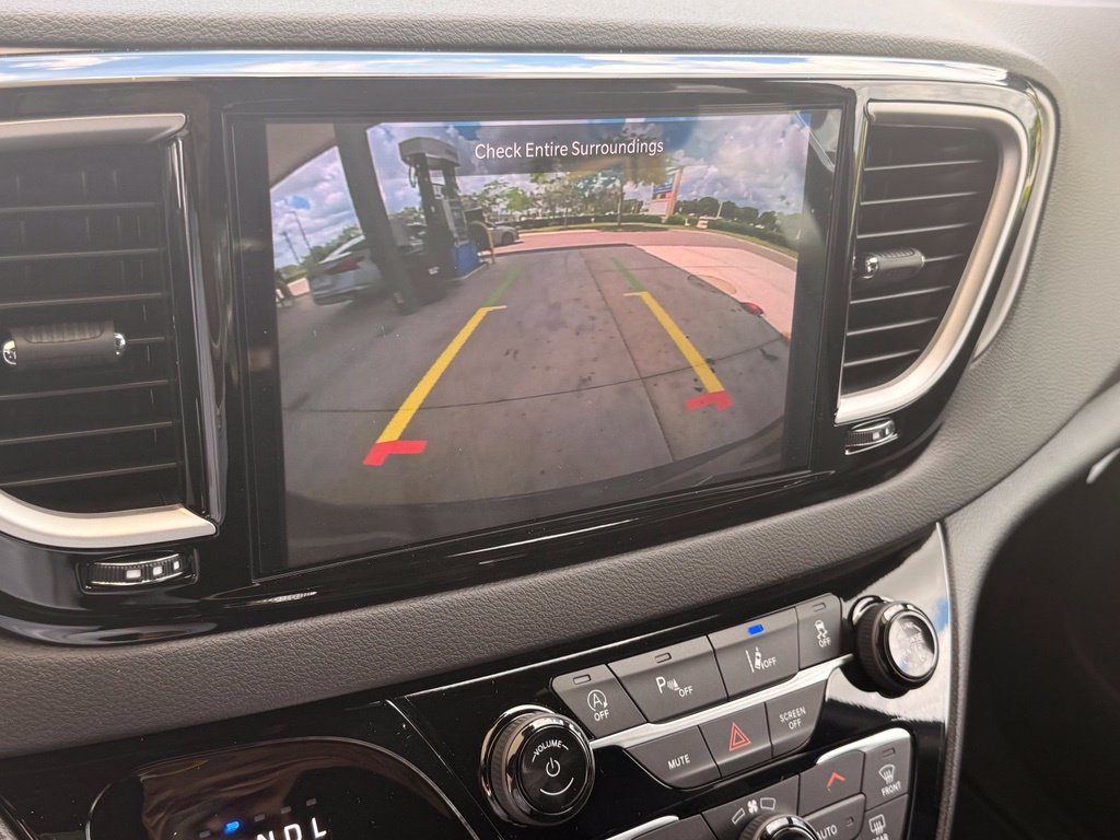 New 2027 Chrysler Pacifica LX FWD image 14