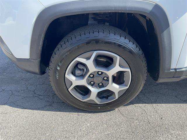 Used 2022 Jeep Compass Trailhawk AWD/4WD image 9