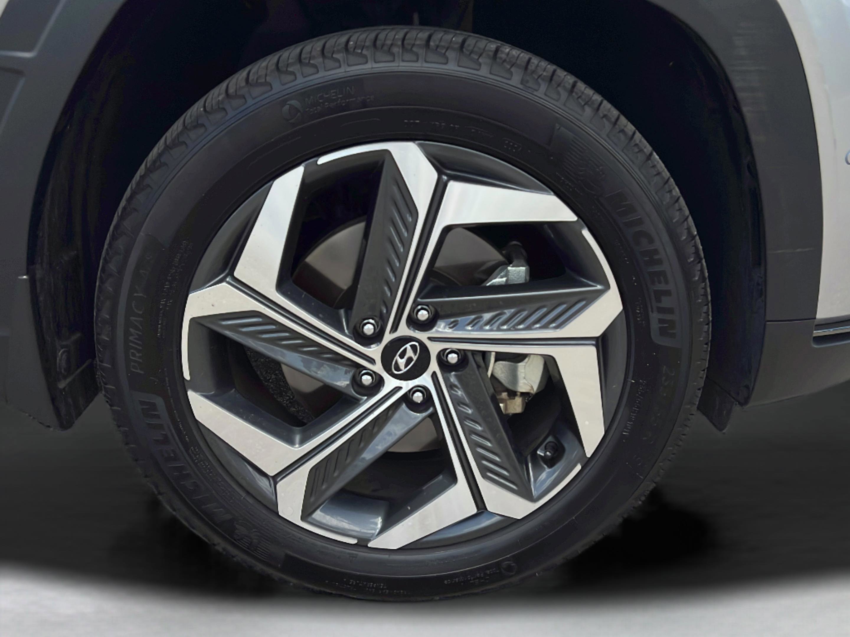 Certified 2024 Hyundai Tucson Limited AWD/4WD image 26