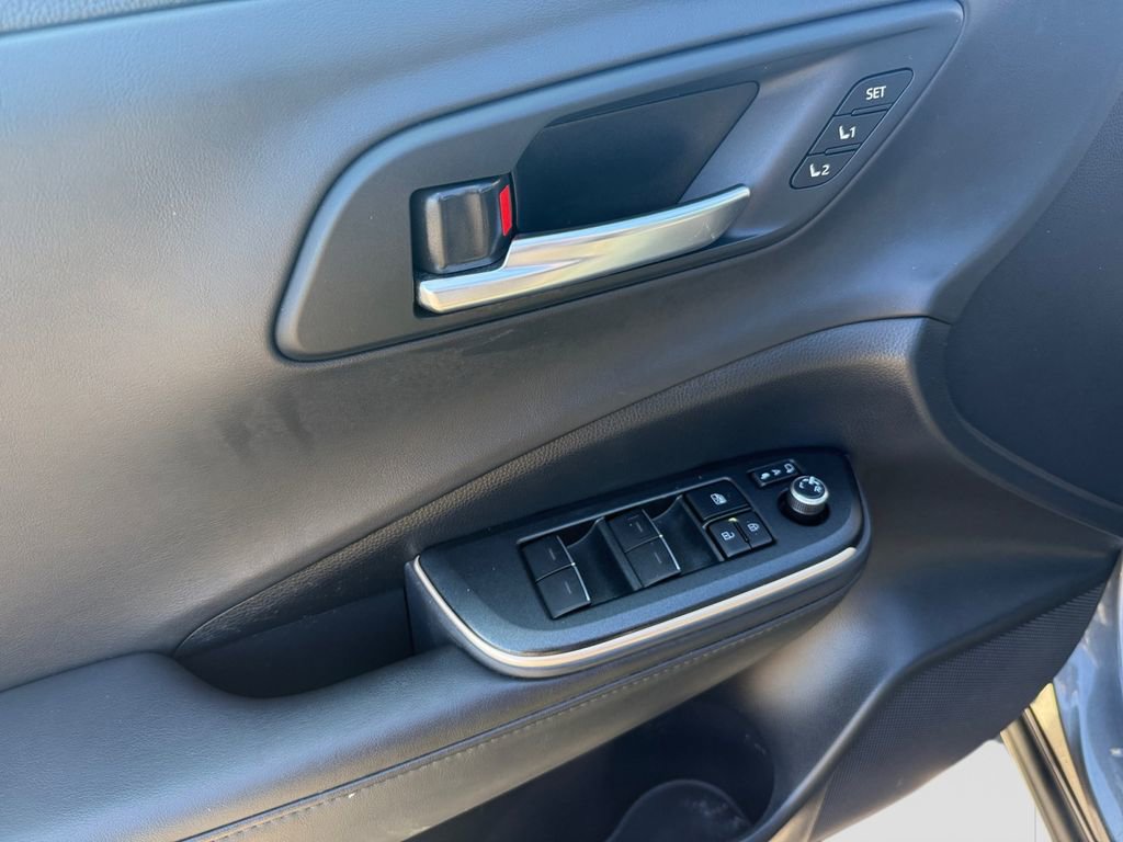 Used 2023 Toyota Crown Limited AWD/4WD image 11