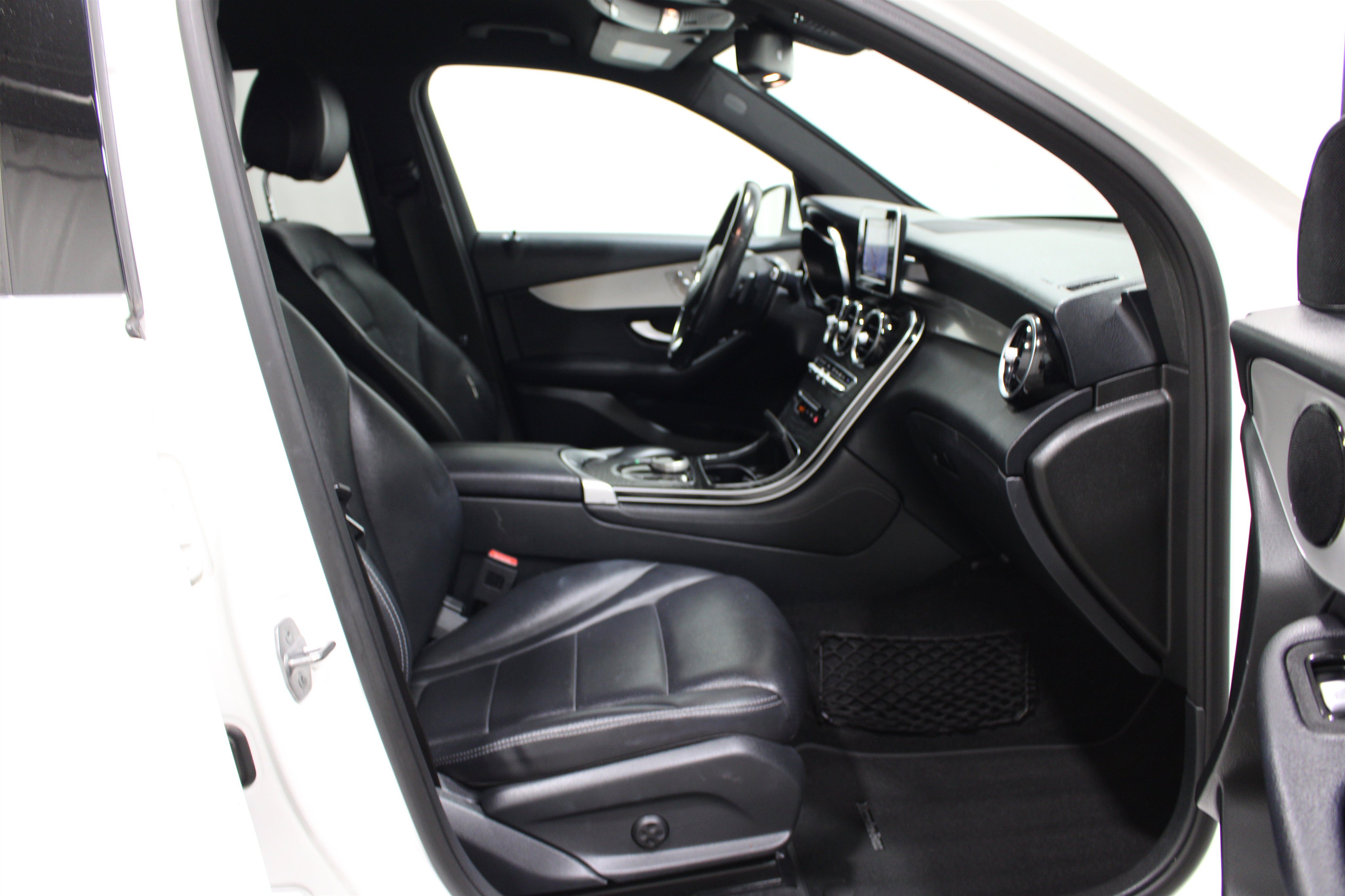 Used 2019 Mercedes-Benz GLC 300 4MATIC image 26