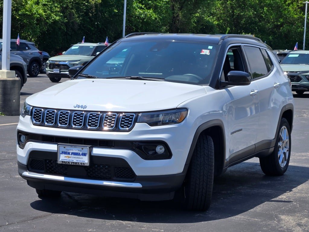 Used 2025 Jeep Compass Limited AWD/4WD image 5
