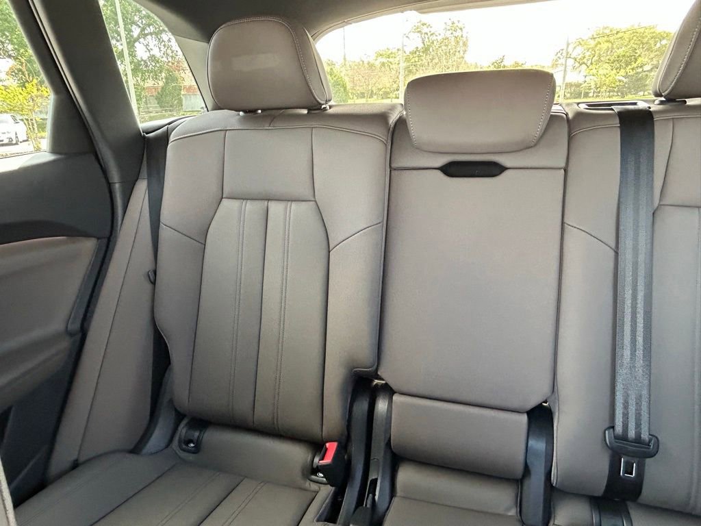 Used 2025 Audi Q5 Premium w/ Convenience Package image 12