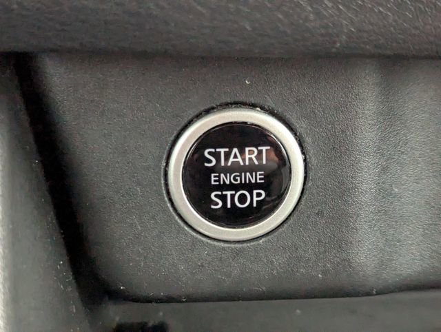 Used 2023 Nissan Rogue SV image 25