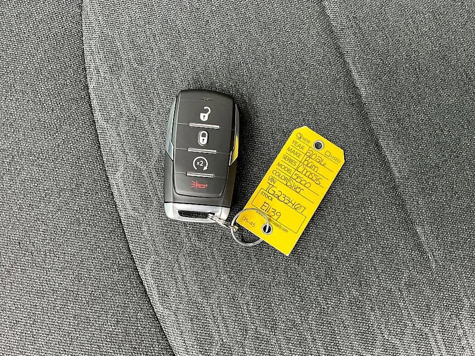 New 2026 RAM 5500 4x4 Regular Cab image 31