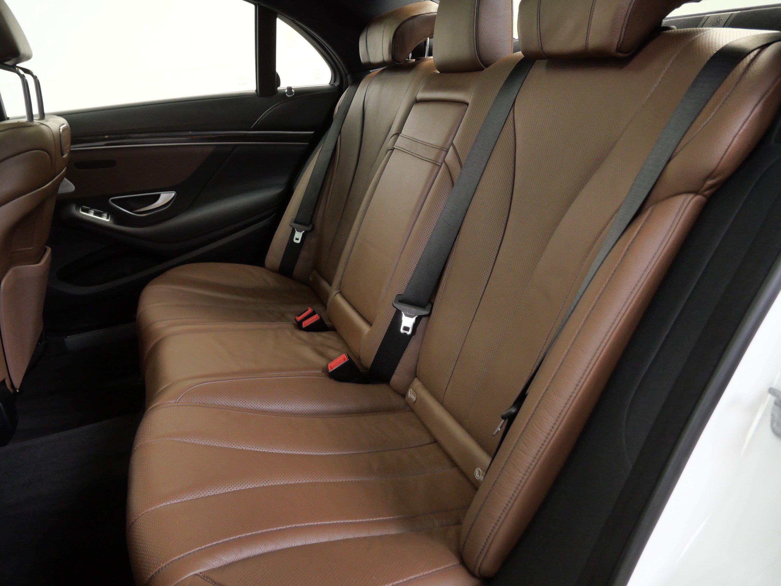 Used 2018 Mercedes-Benz S 450 4MATIC Sedan w/ Premium Package image 17