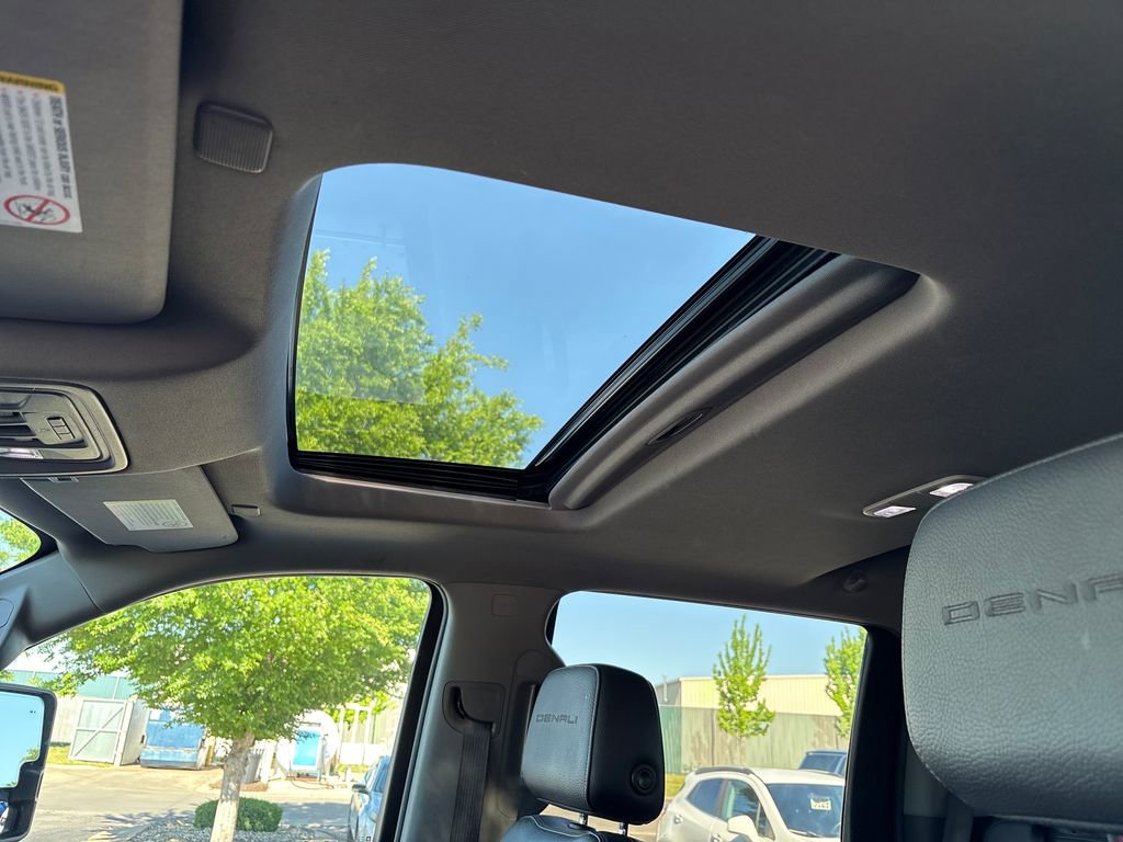 Used 2020 GMC Sierra 2500 Denali w/ Denali Ultimate Package AWD/4WD image 17