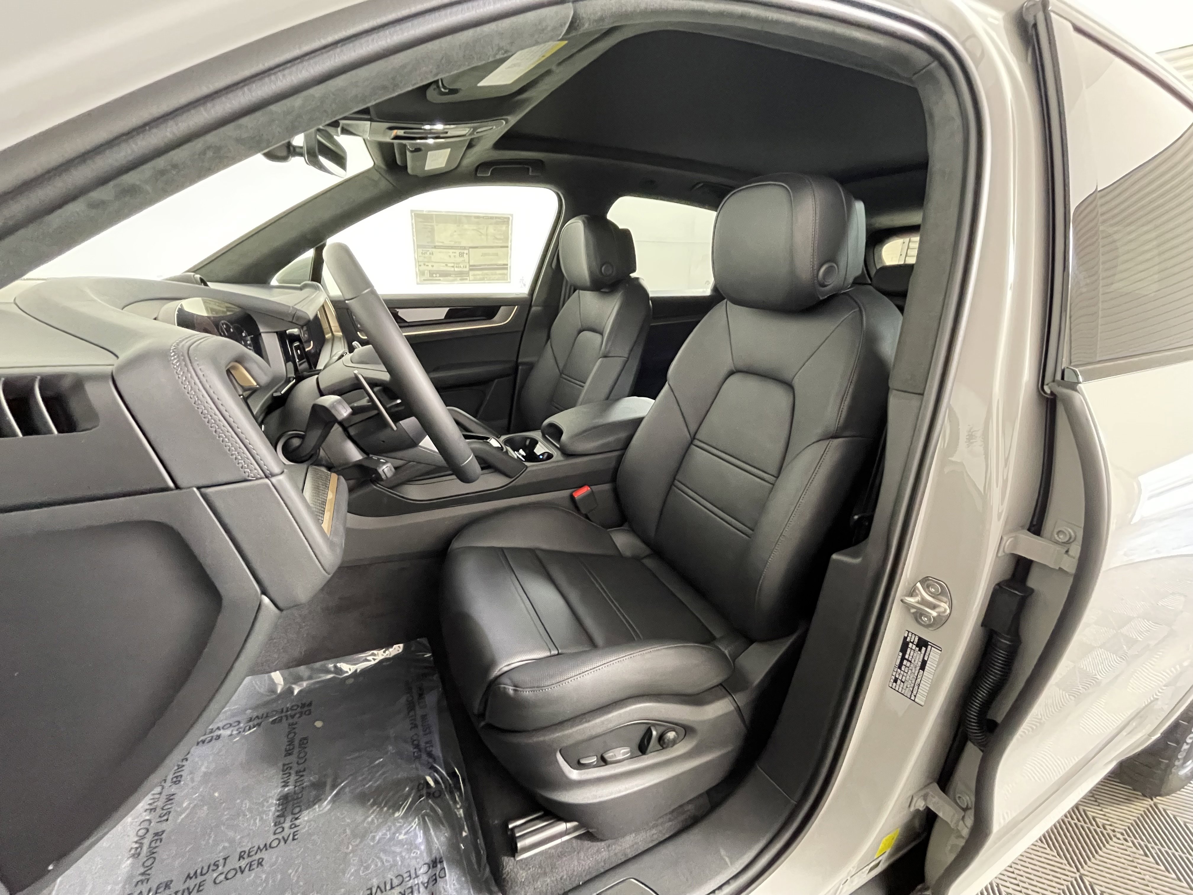New 2026 Porsche Cayenne GTS image 5