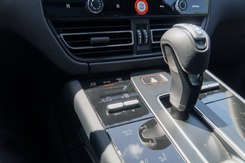 Certified 2026 Porsche Macan AWD/4WD image 26