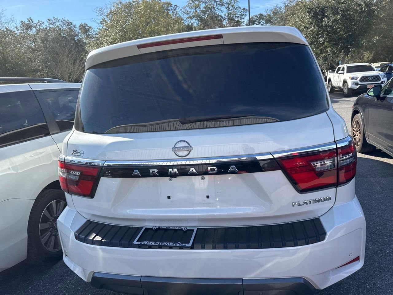 Used 2022 Nissan Armada Platinum w/ Captain's Chairs Package image 10