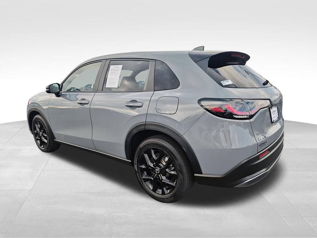 Used 2025 Honda HR-V Sport image 3