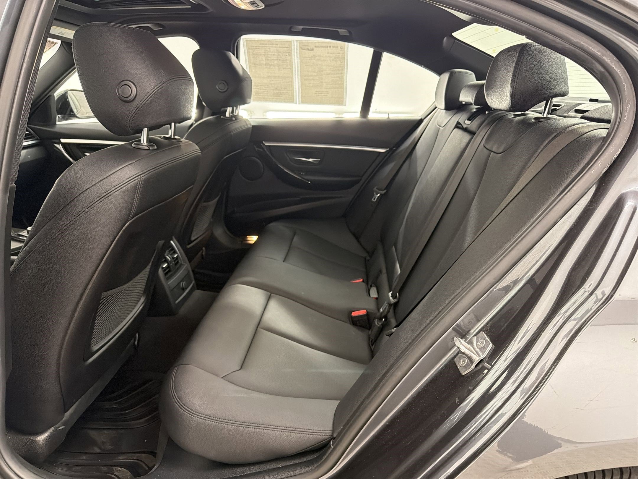 Used 2017 BMW 330i Sedan image 13