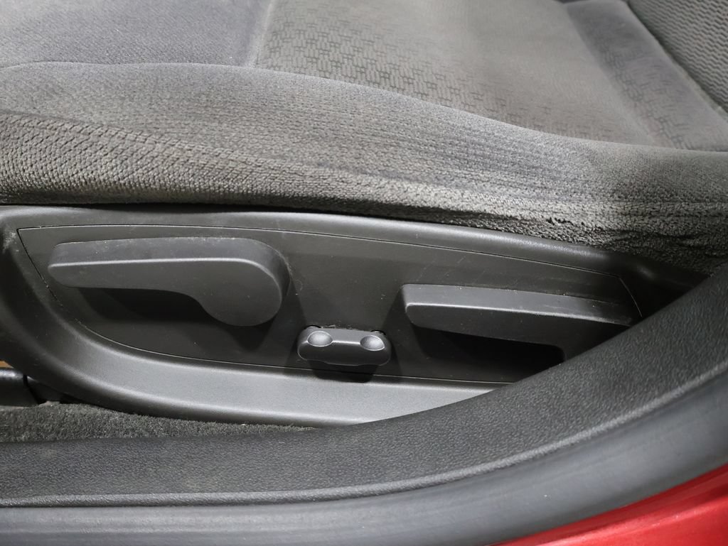 Used 2013 Chevrolet Impala LT w/ LT Sunroof Package FWD image 12