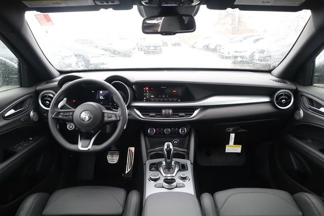 New 2025 Alfa Romeo Stelvio Sprint AWD/4WD image 10
