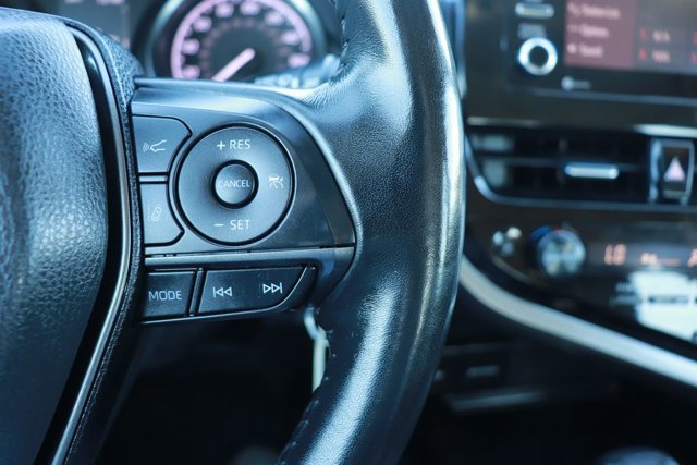 Used 2023 Toyota Camry SE image 19