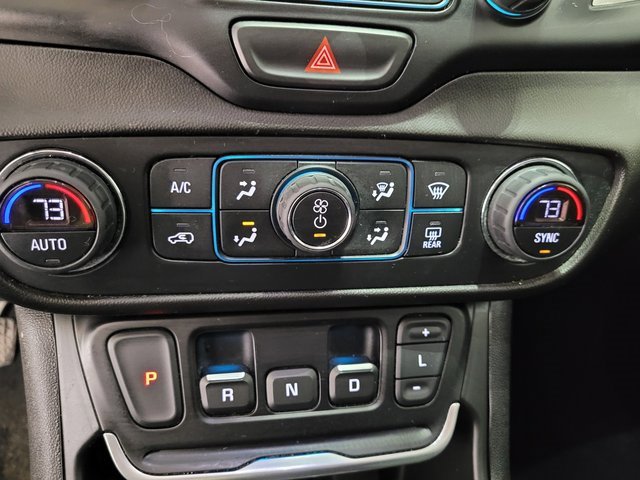 Used 2021 GMC Terrain SLT image 30