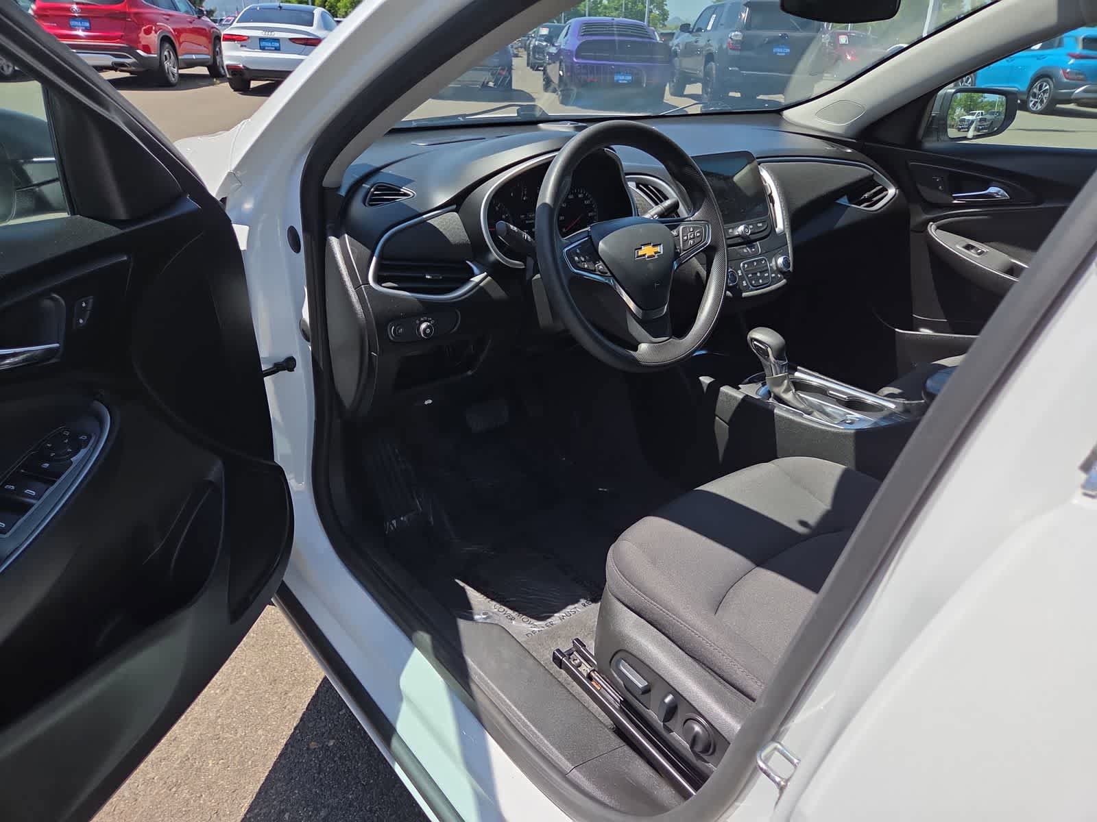 Used 2024 Chevrolet Malibu LT FWD image 10