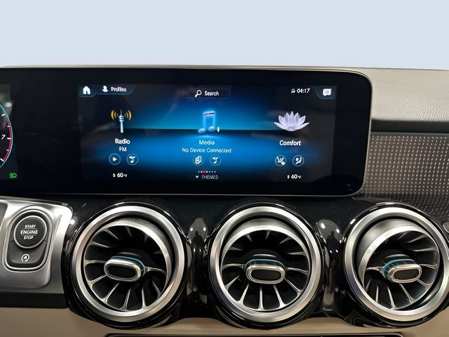 Used 2021 Mercedes-Benz GLB 250 4MATIC image 21