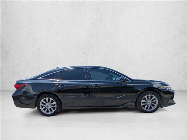Used 2022 Toyota Avalon XLE w/ Moonroof Package FWD image 4