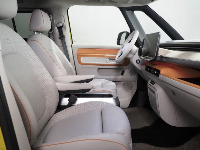 Used 2025 Volkswagen ID. Buzz 1st Edition image 16