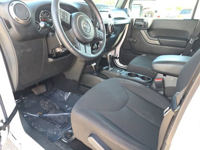 Used 2017 Jeep Wrangler Unlimited Sport w/ Connectivity Group AWD/4WD image 2