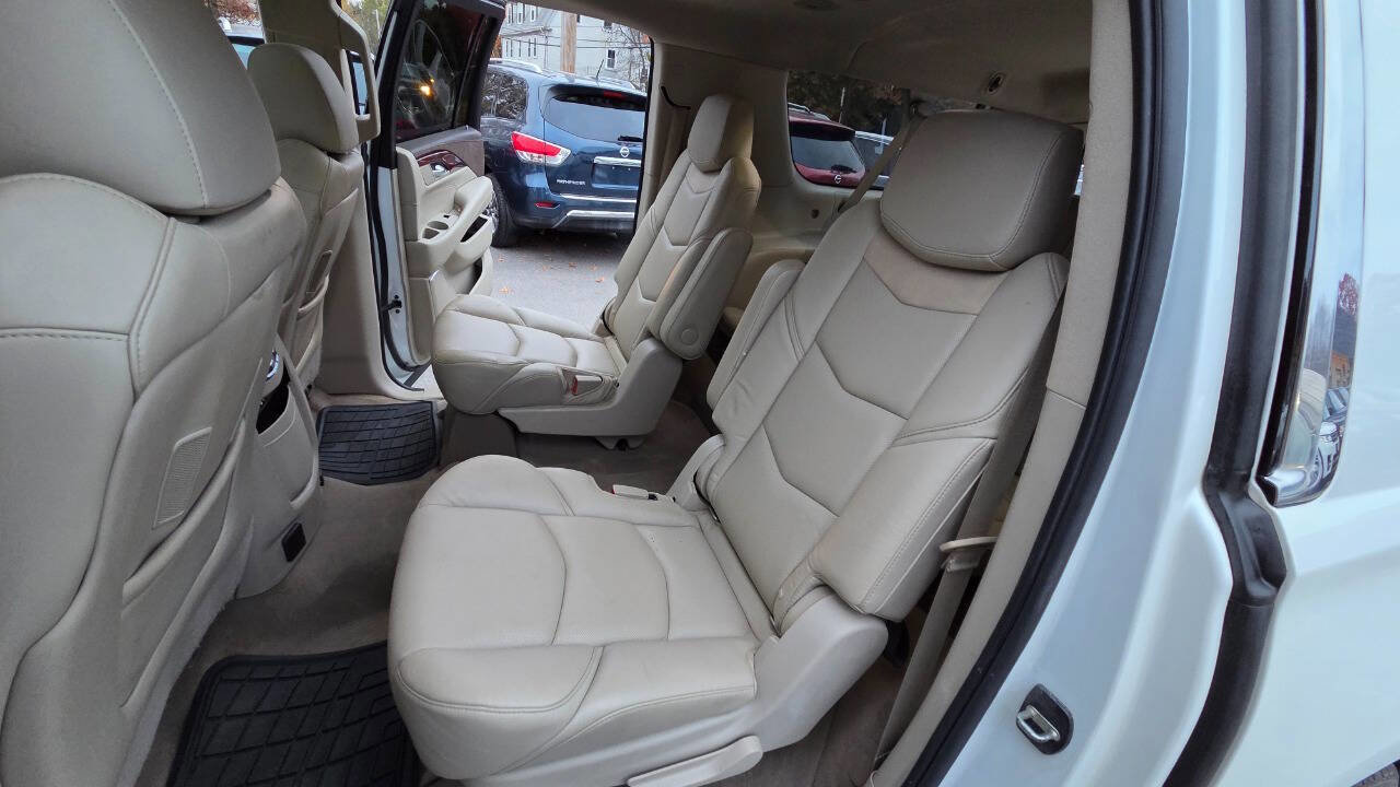 Used 2016 Cadillac Escalade ESV Premium image 28