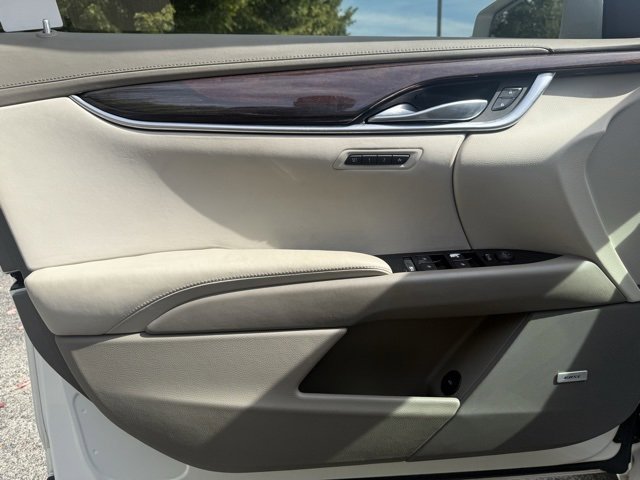 Used 2014 Cadillac XTS Platinum image 10