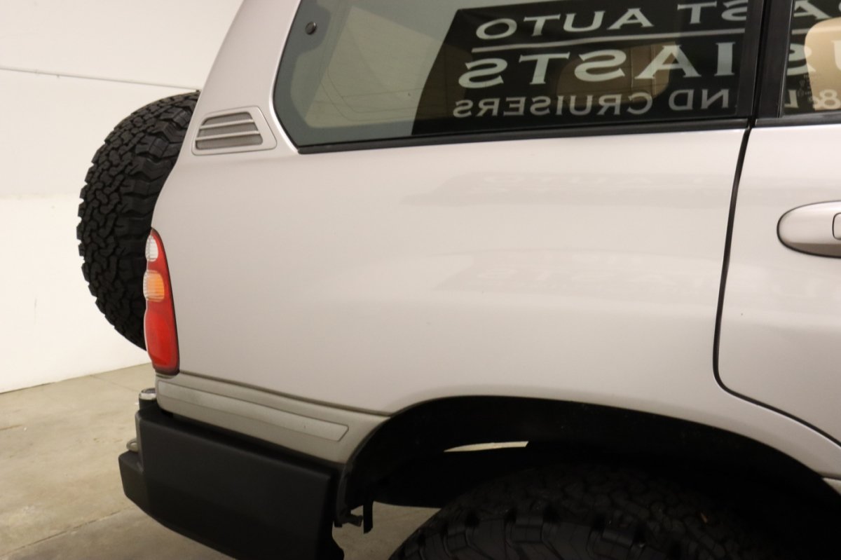 Used 2000 Toyota Land Cruiser AWD/4WD image 34