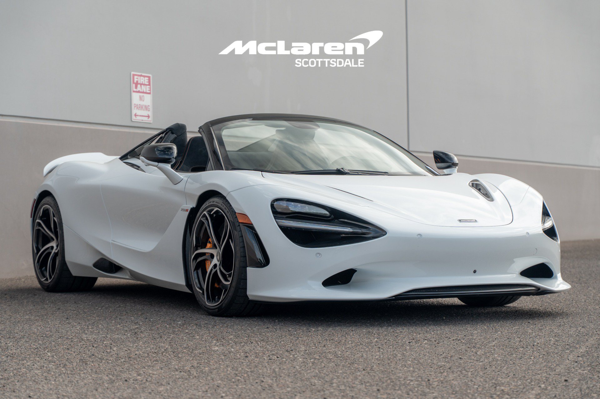 Used 2026 McLaren 750S Spider RWD image 9