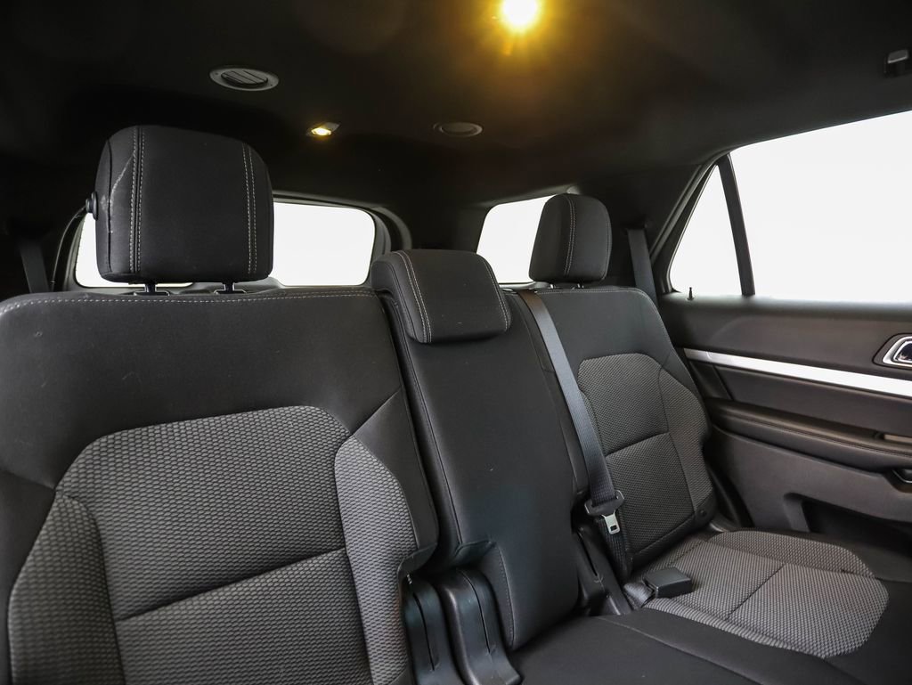 Used 2017 Ford Explorer XLT AWD/4WD image 28