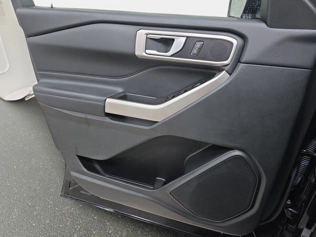 Used 2023 Ford Explorer XLT w/ Equipment Group 202A image 27