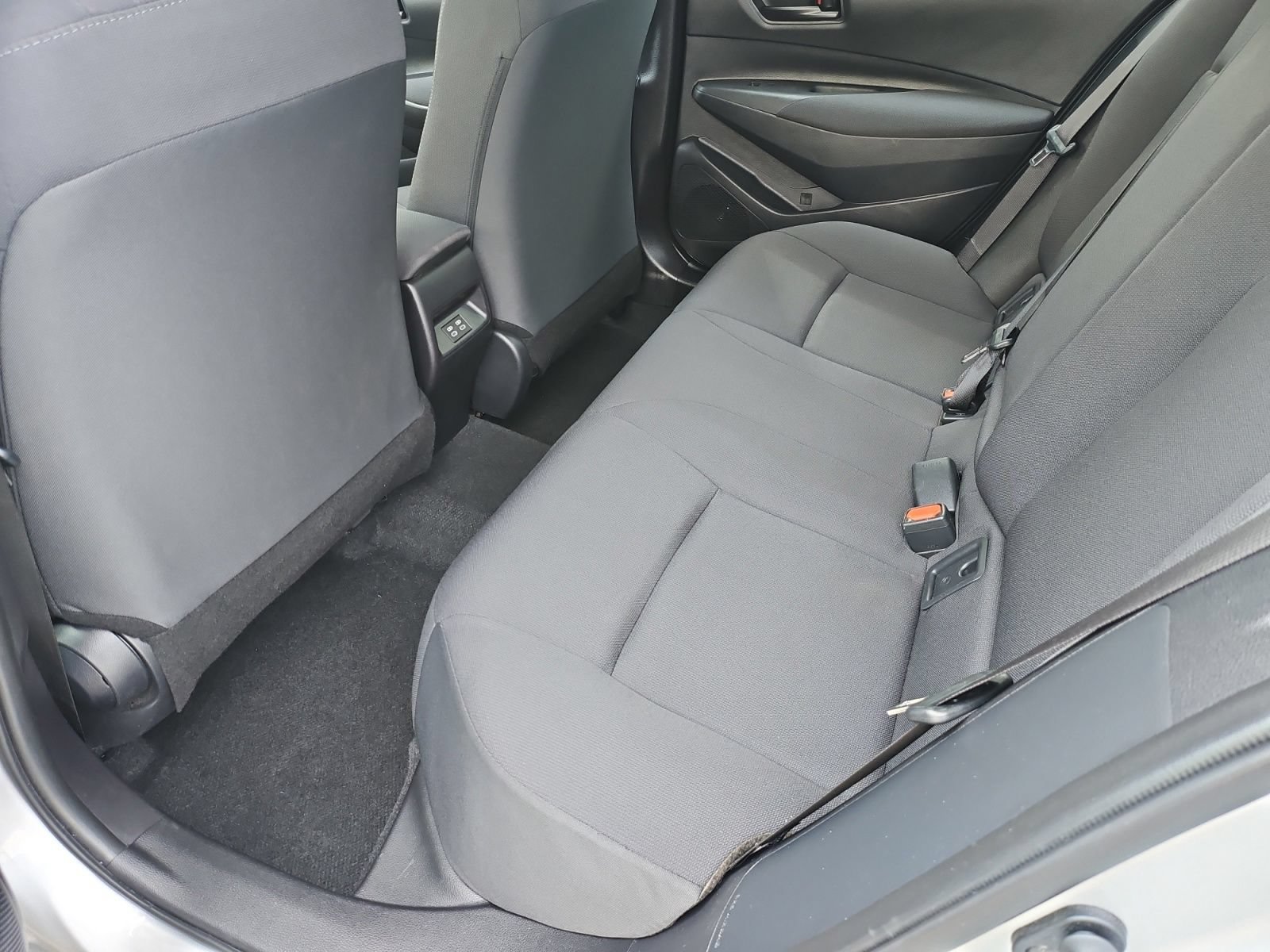 Used 2025 Toyota Corolla LE FWD image 33
