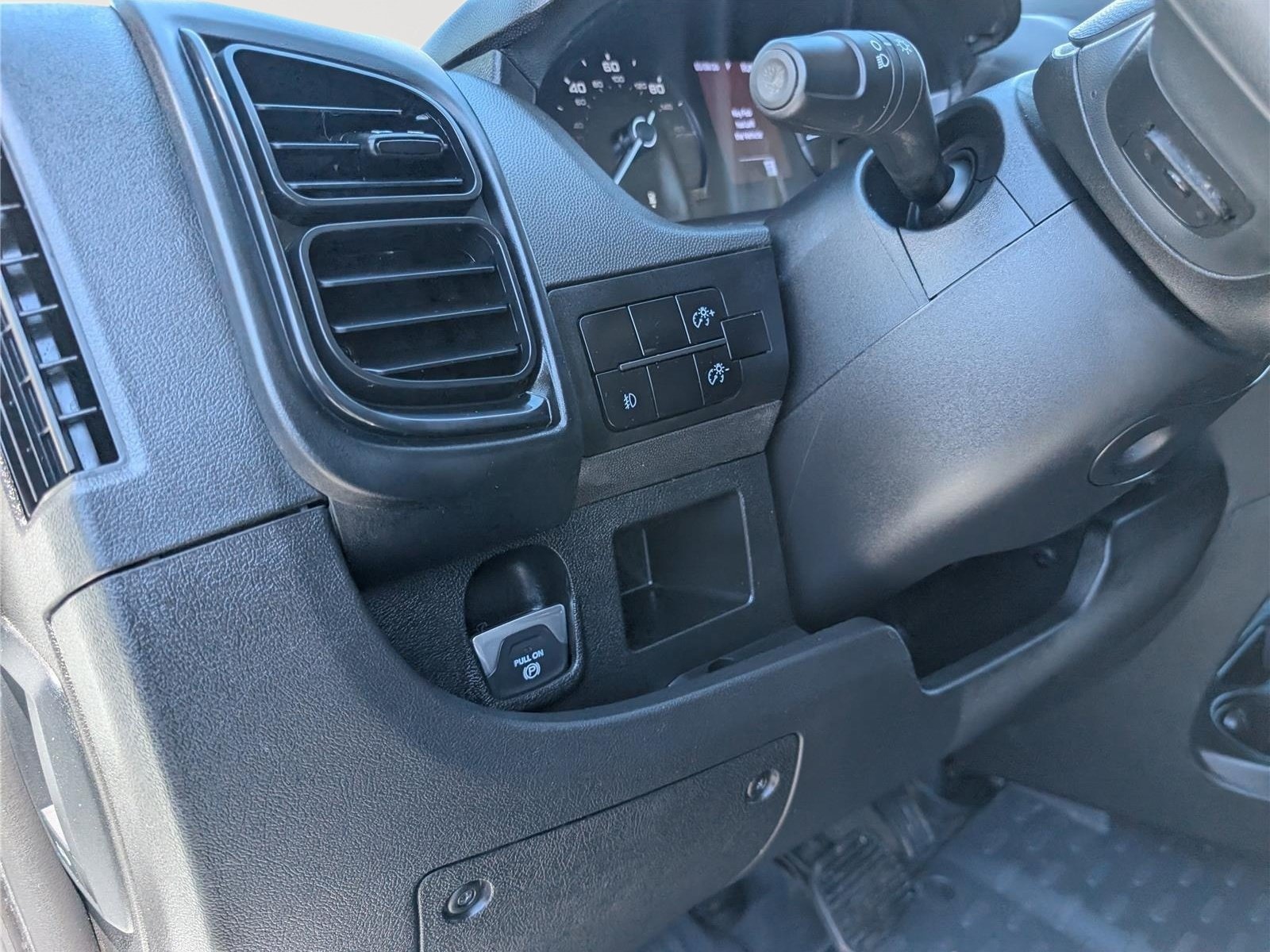 Used 2024 RAM ProMaster 2500 w/ Convenience Group FWD image 18