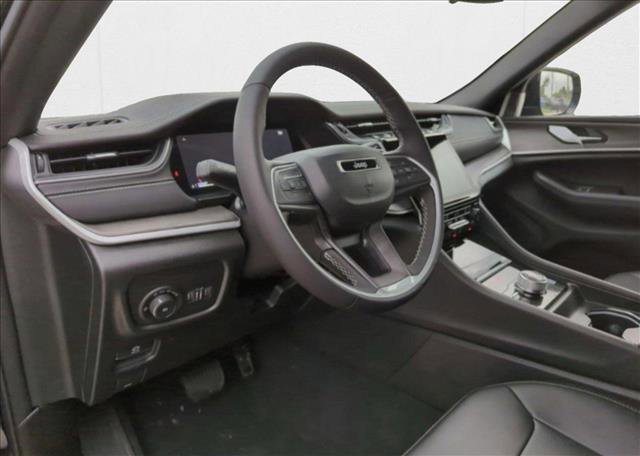 New 2025 Jeep Grand Cherokee L Limited w/ Black Appearance Package image 3